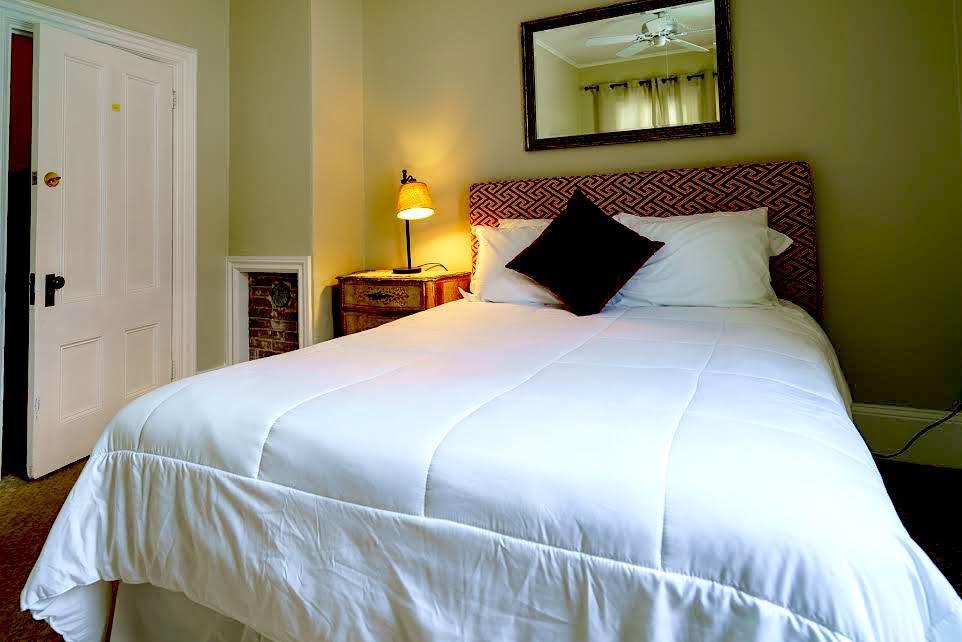 Captain Sawyer'S Bed And Breakfast 부스베이하버 외부 사진